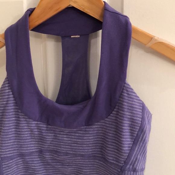 Lululemon scoopneck tank size 4 - Picture 2 of 4